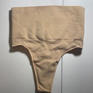 SKIMS | Core Control Thong S/M NWOT CHECK LAST PIC